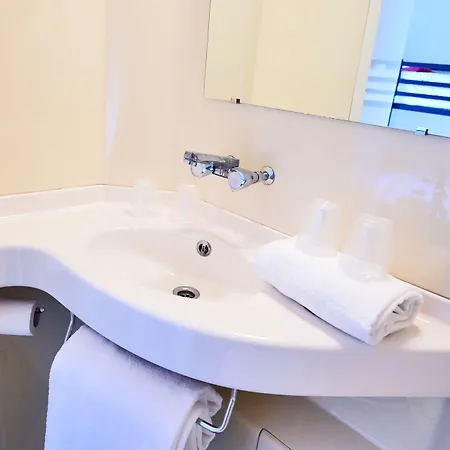 Hotel Premiere Classe Toulouse Ouest -blagnac Aeroport *